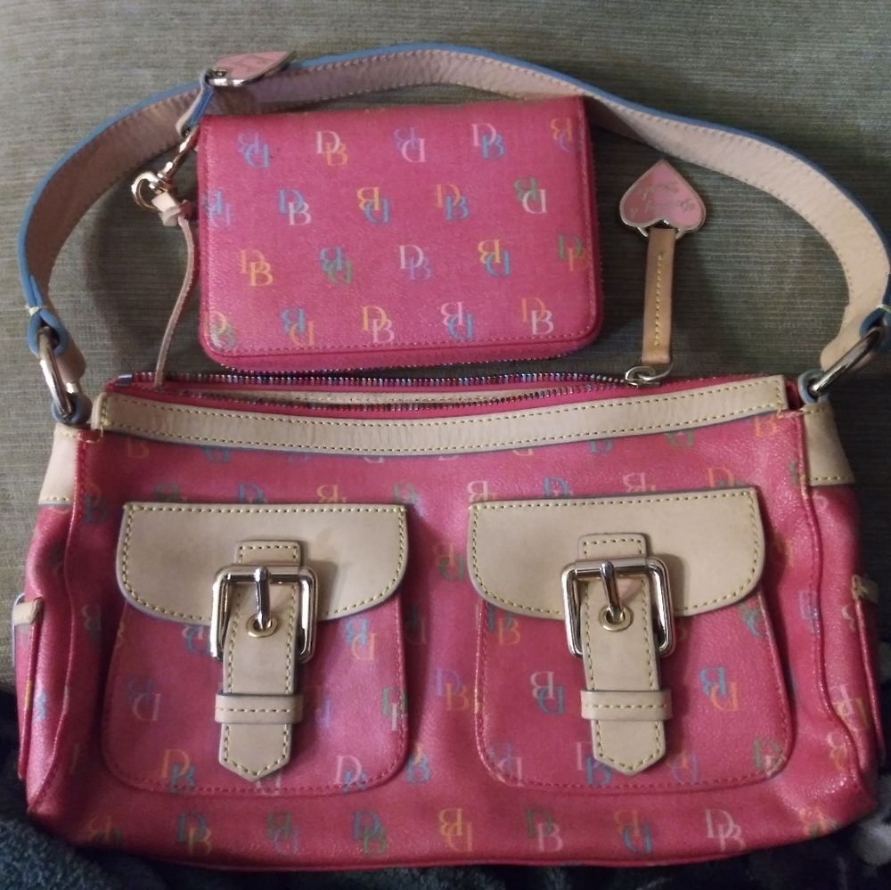 Dooney & Bourke wallet pink